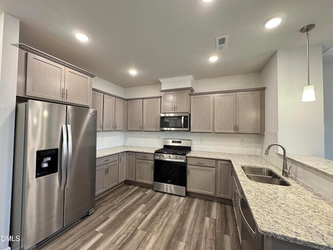 Building Photo - 443 Parker Sta Ave