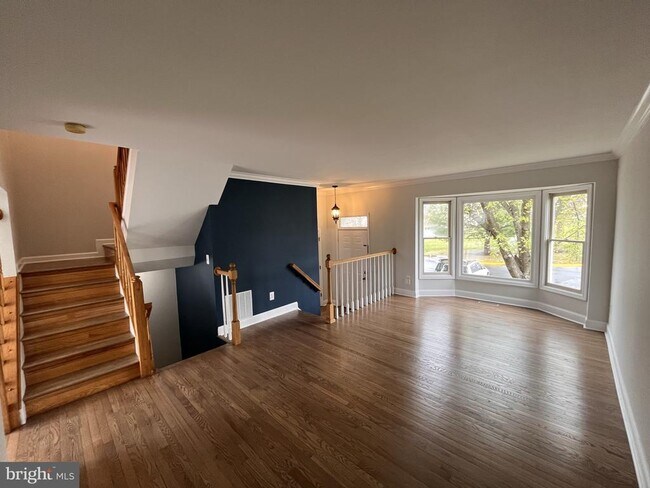 Building Photo - 3762 Farmland Dr