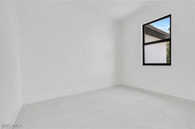 Building Photo - 3315 67th St W