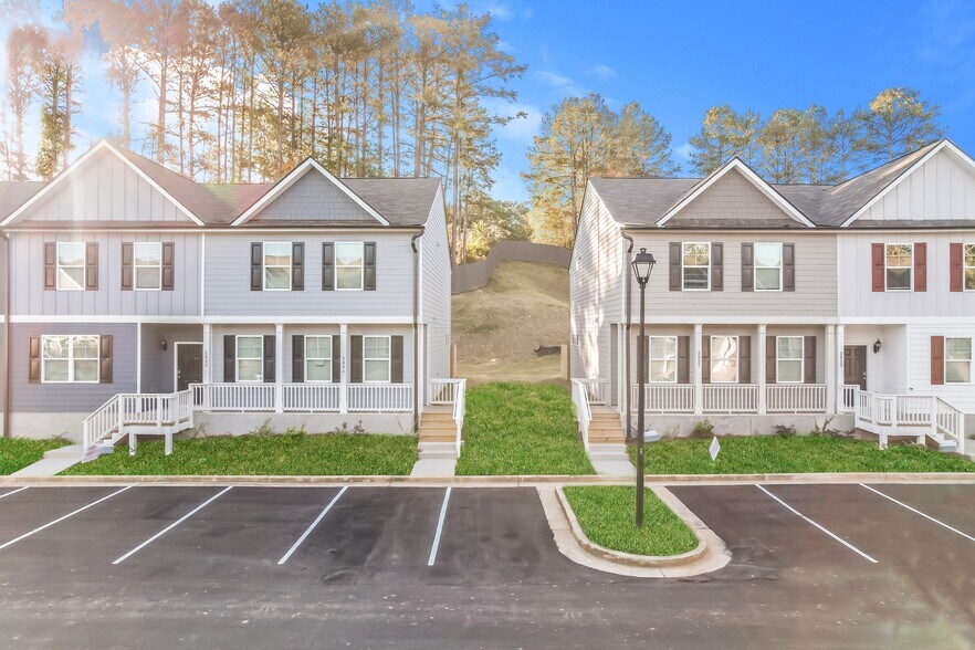 Building Photo - 2833 Saratoga Lake View