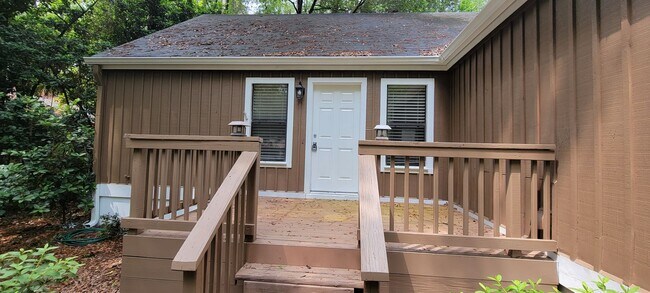 Building Photo - 3/2 ( Haile Plantation- Laurel Park )
