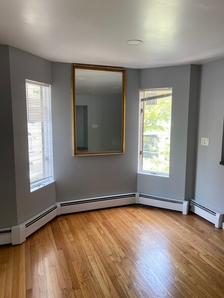 Building Photo - 1150 Chapel St