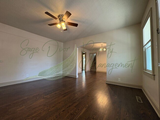 Building Photo - BEAUTIFUL HOME IN INDEPENDENCE!!