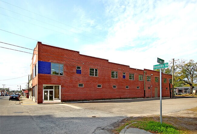 Building Photo - 2000 Reynolds Ave