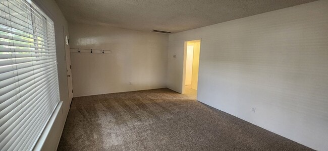 Building Photo - 5929 Lake Crest Way