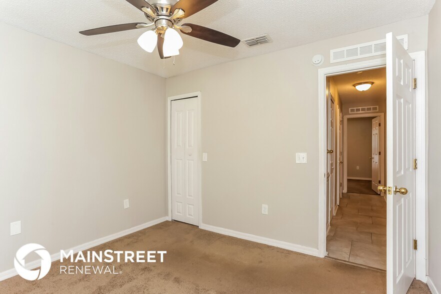 Building Photo - 3214 Garden Acres Ct E