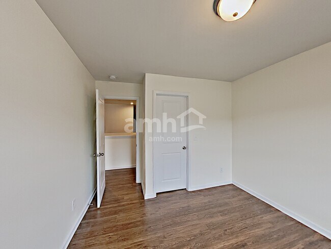 Building Photo - 504 Woodall Rd