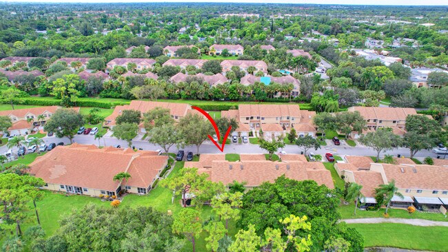 Building Photo - 1105 Maplewood Dr