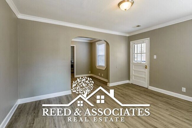 Building Photo - EAST MEMPHIS - COLONIAL