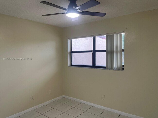 Building Photo - 3252 Foxcroft Rd