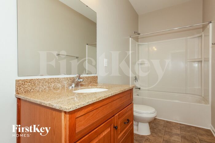 Building Photo - 129 Collenton Ln
