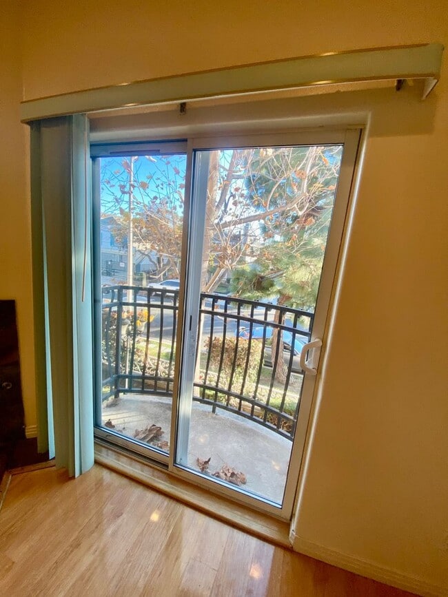 Building Photo - Spacious 4 Bed, 3 Bath Townhouse in Torrance $3,850