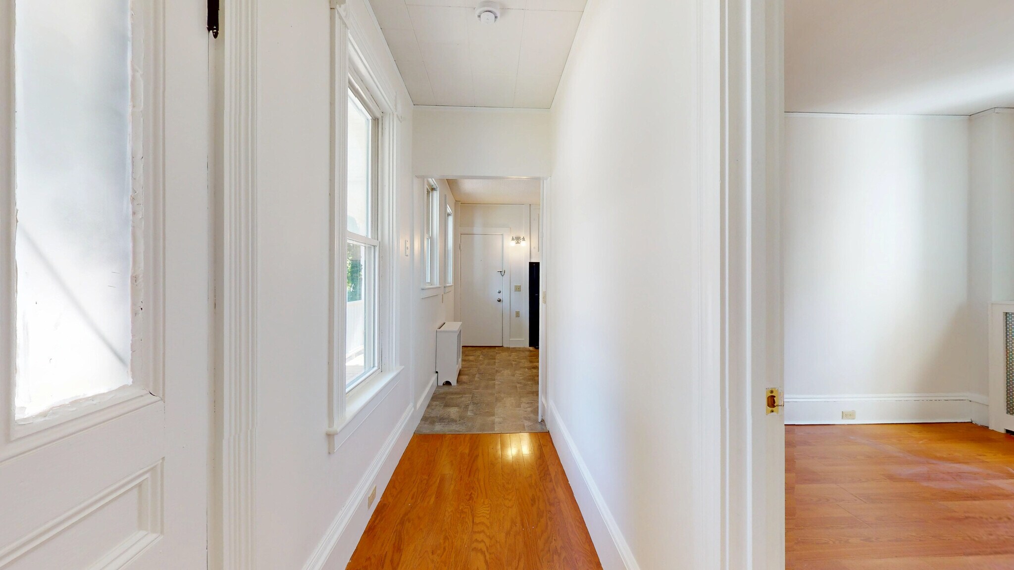 Building Photo - 10 Barrows St