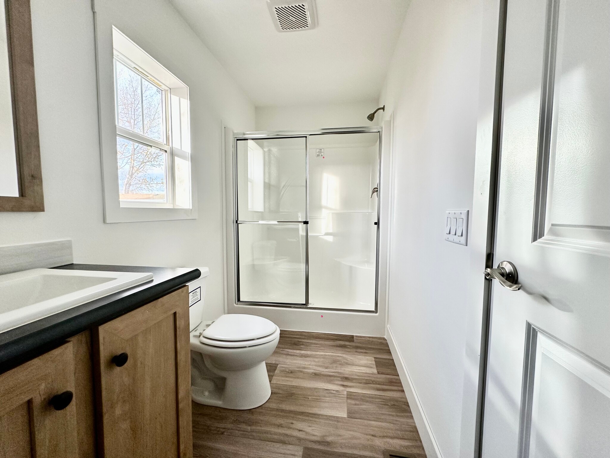 Building Photo - 16 Rainier St N