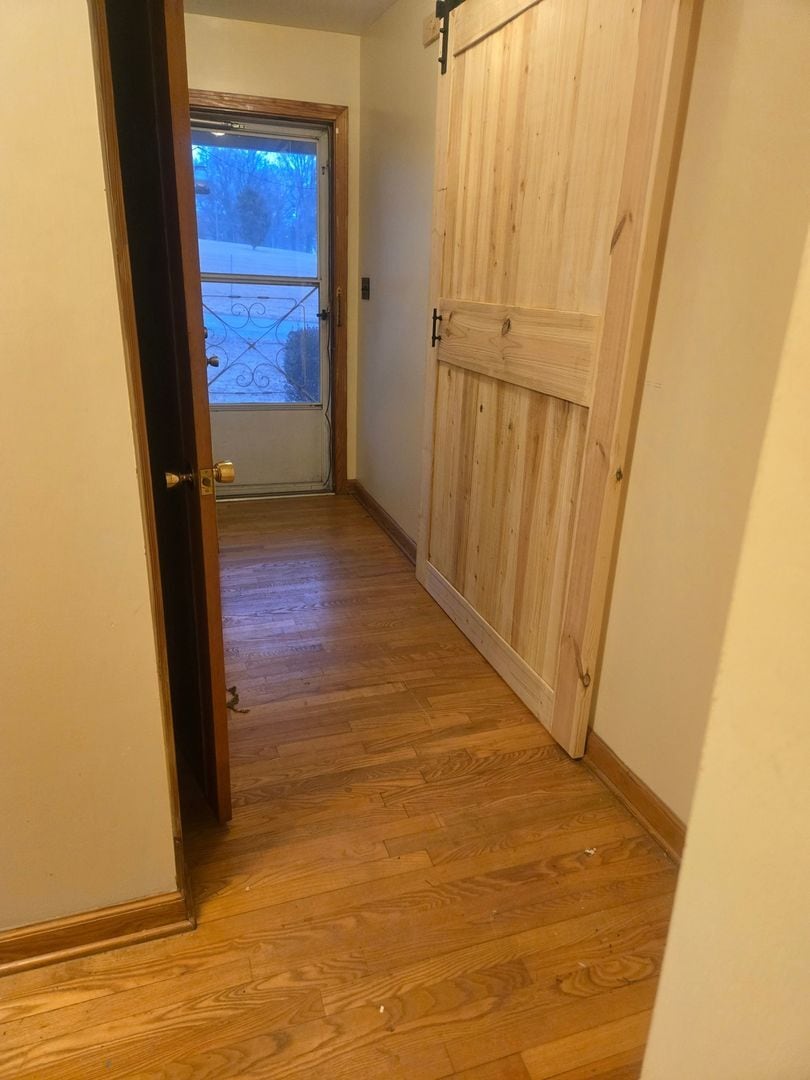 Building Photo - 1033 Skyline Dr