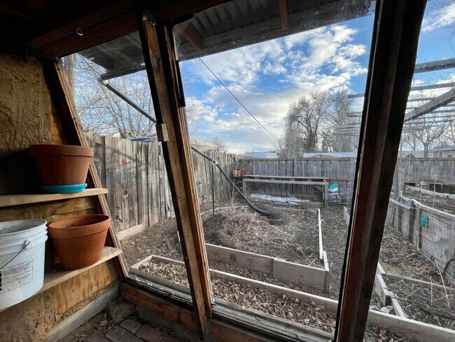 Building Photo - Adorable 2 bed 1 bath home in the heart of Fort Collins