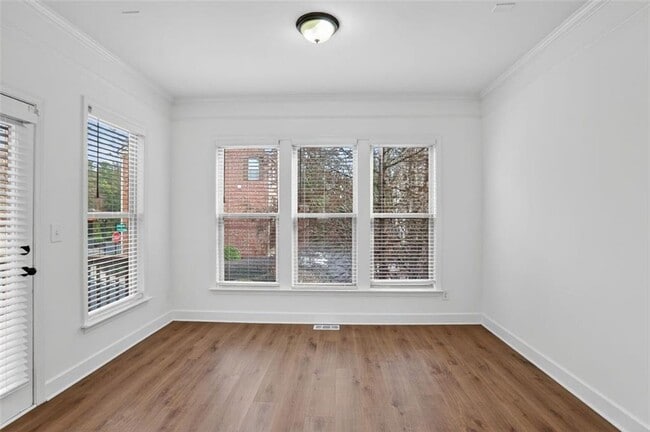 Building Photo - 3267 Ferncliff Ln