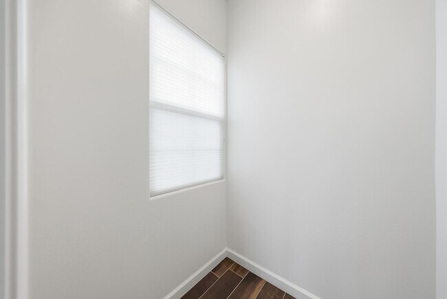 Building Photo - 4897 N 207th Ln