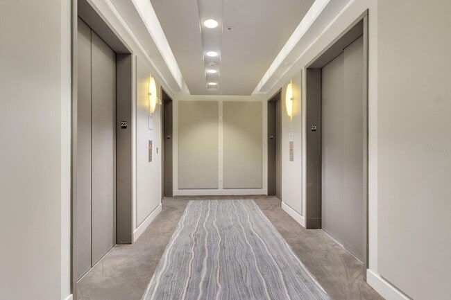 Building Photo - 150 E Robinson St