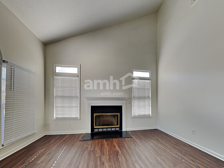 Building Photo - 29 Park Village Ln