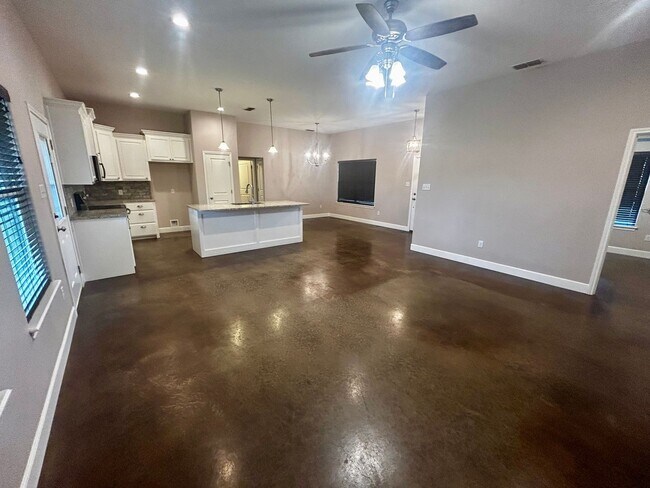 Building Photo - 357 Hog Eye Rd