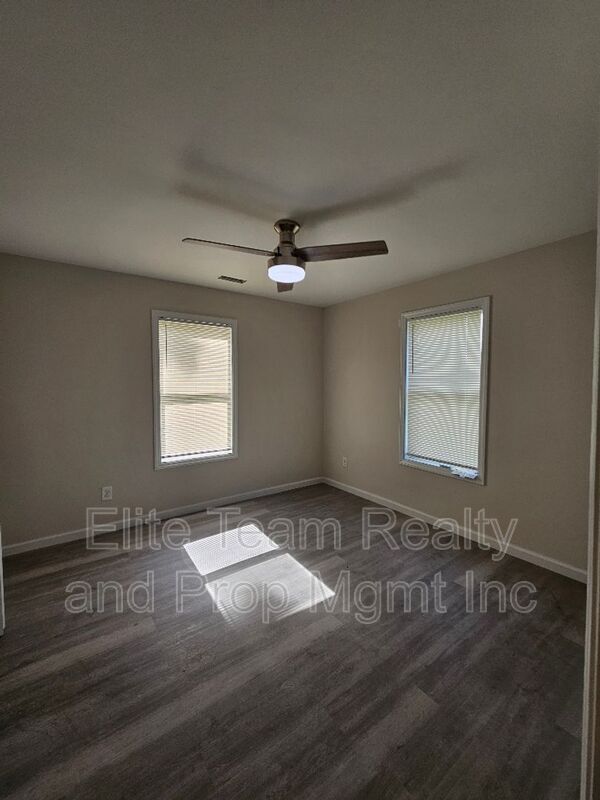 Building Photo - 2507 Moreland St