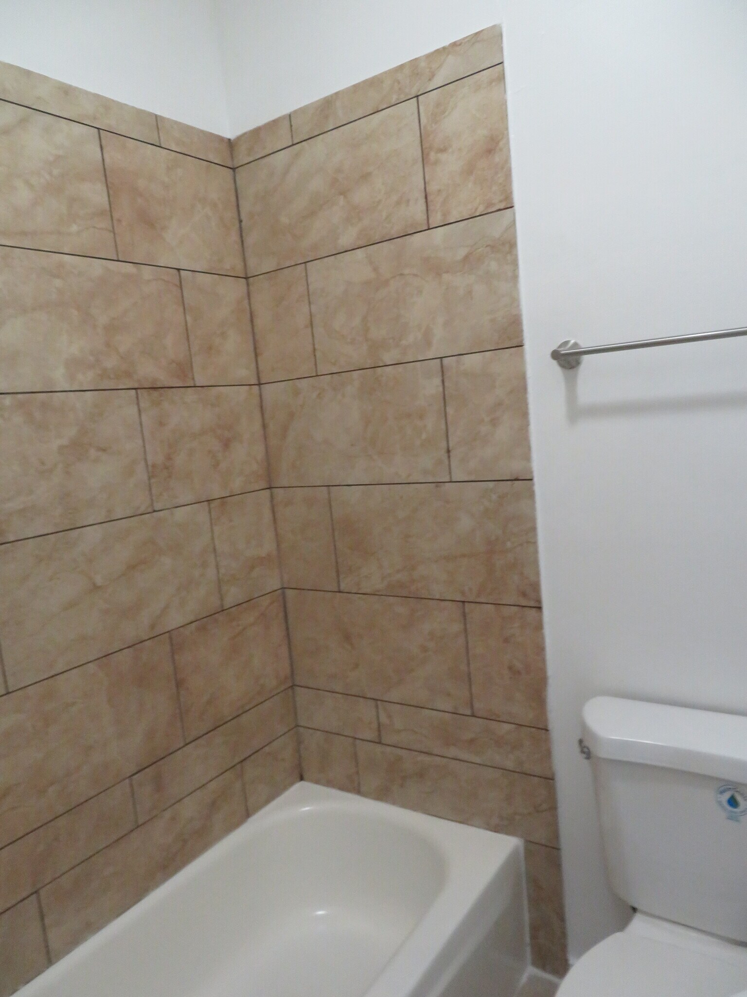 Building Photo - 154 E Colden Ave