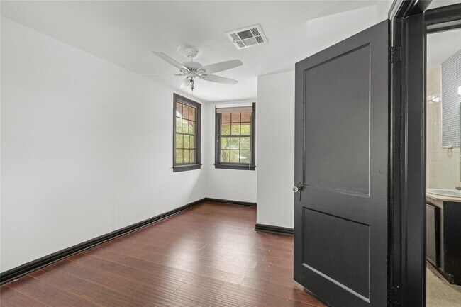 Building Photo - 30318 2nd St