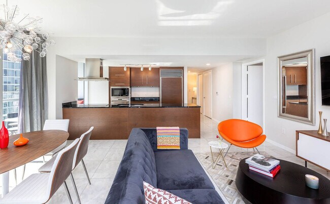 Building Photo - 485 Brickell Ave