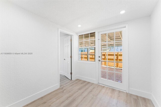 Building Photo - 3161 SW 27th Ln