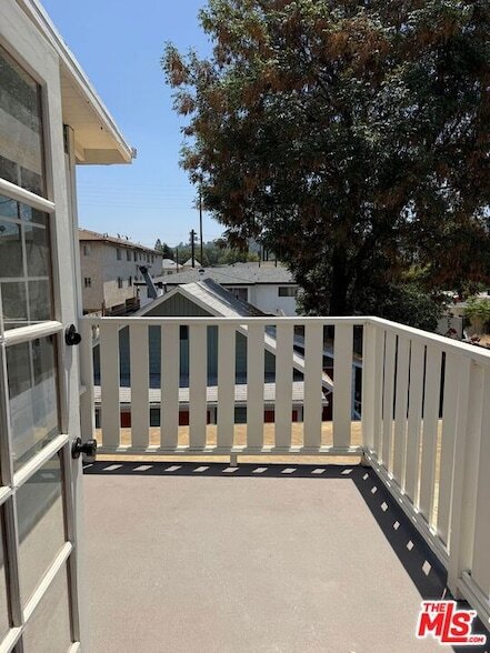 Building Photo - 130 S Ave 63