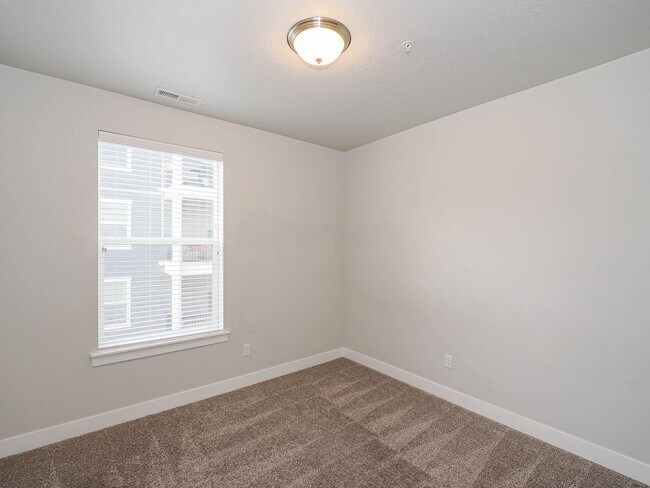 Building Photo - 14474 S Renner Ln