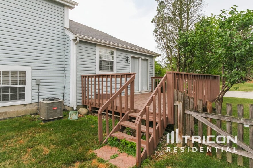 Building Photo - 7943 Cardinal Cove W