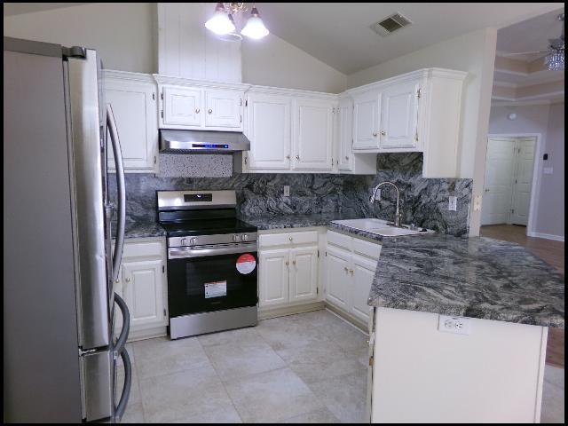 Building Photo - 12915 Misty Creek Dr