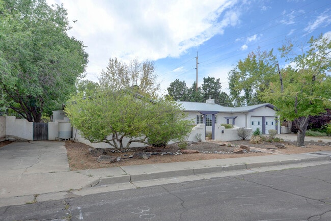 Building Photo - 3334 Linda Vista Ave SE