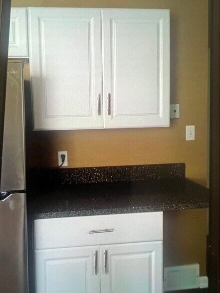 Kitchen - 444 Forest Hill Dr
