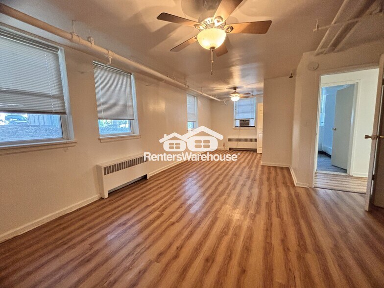 Building Photo - 4200 Grand Ave