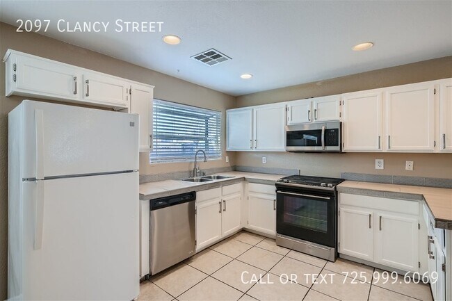 Building Photo - Charming Wexford Village Home: Open Layout...
