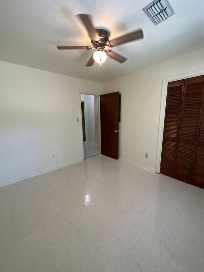 Building Photo - 3708 Donovan Dr