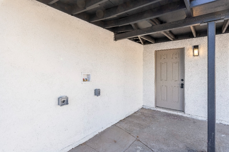 Building Photo - 4541 S 18th Ave