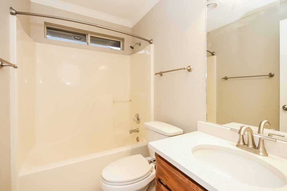 Building Photo - 804 Irene St