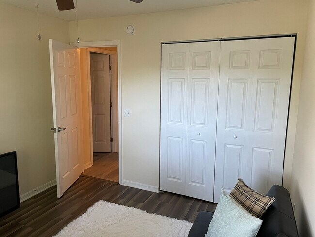 Building Photo - 203 E St