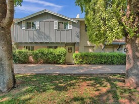 Building Photo - 6165 N Granite Reef Rd