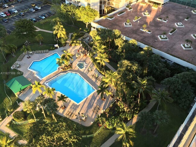 Building Photo - 18151 NE 31st Ct