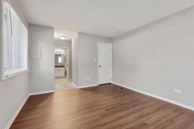 Building Photo - 1444 Stonebridge Cir