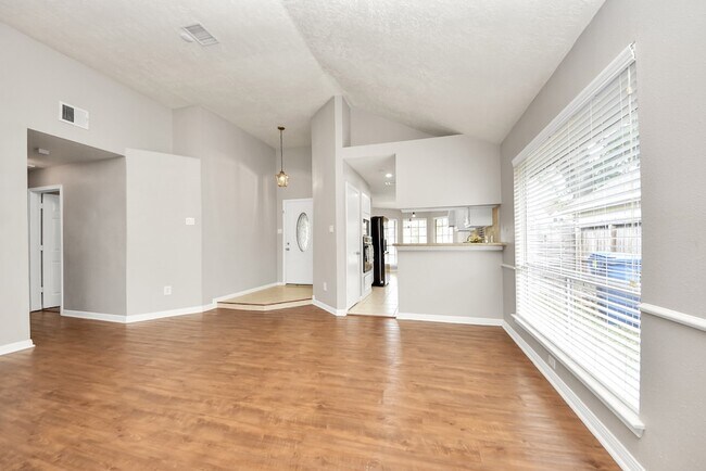 Building Photo - 15739 Oak Mountain Dr