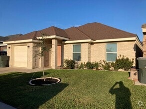 Building Photo - 1805 Treasure Oaks Dr