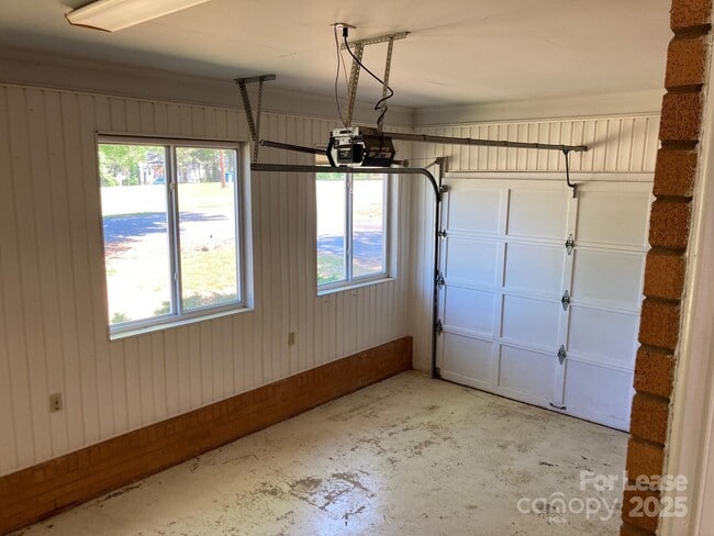 Building Photo - 1697 Morningside Dr