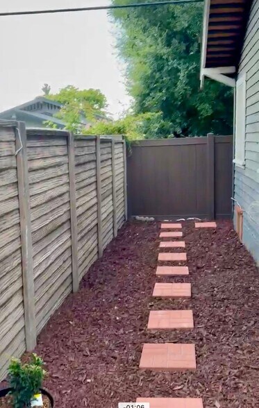 Building Photo - 159 N Canyon Blvd