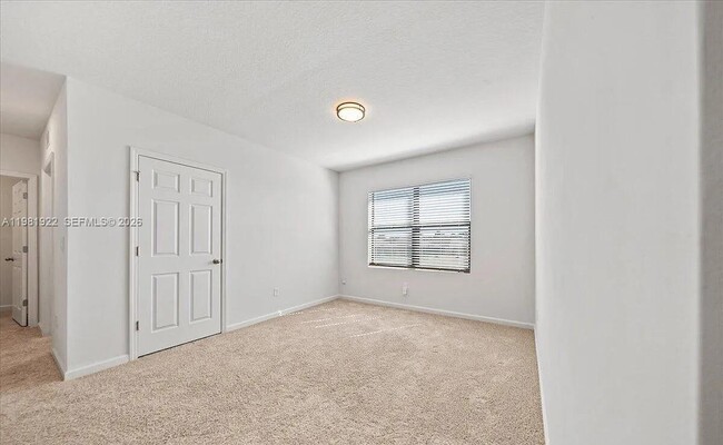 Building Photo - 870 Remington Green Dr SE